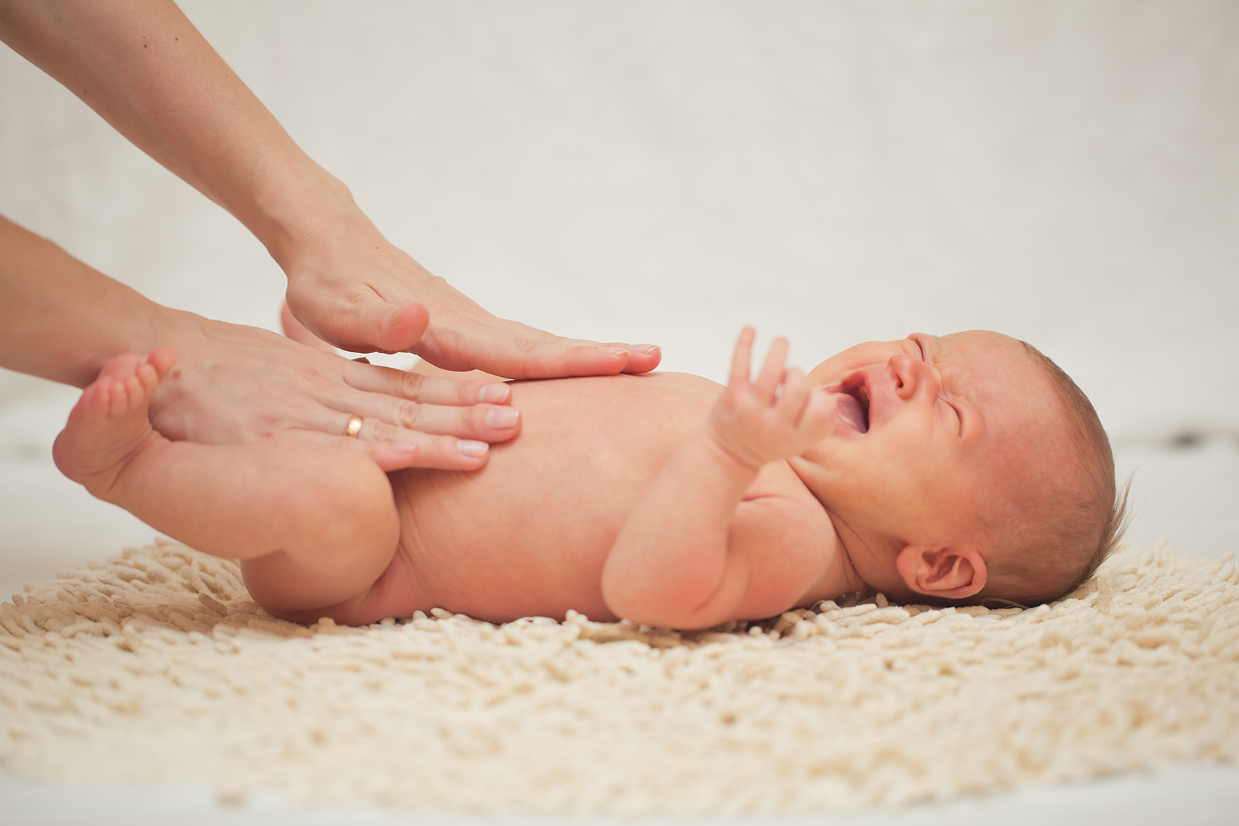Nuevo estudio demuestra que la acupuntura reduce significativamente el llanto en bebés con cólico
