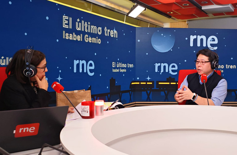 Entrevista al Prof. Liu Zheng en el programa de Isabel Gemio en RNE